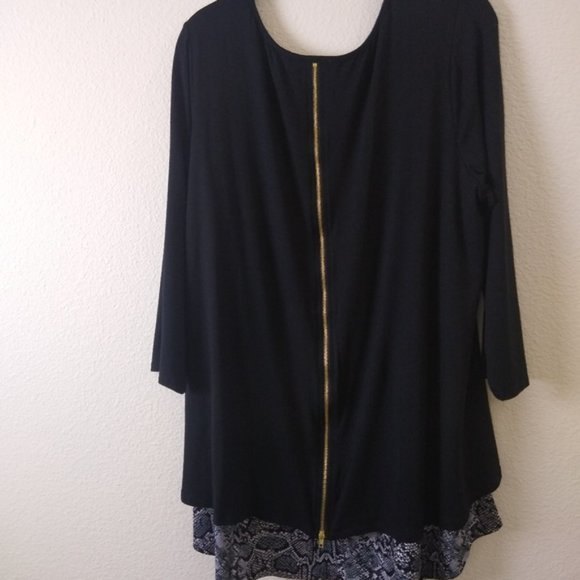 Plus 2X Avenue Black Animal Print Dual Layered Scoop Neck Zip BackTunic - Picture 4 of 12